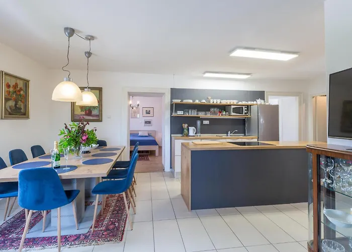 Apartman Lovely In Porec With Kitchen *