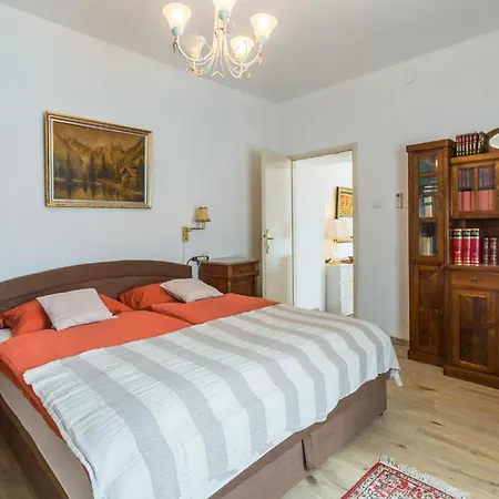 Apartmán Lovely In With Kitchen Poreč
