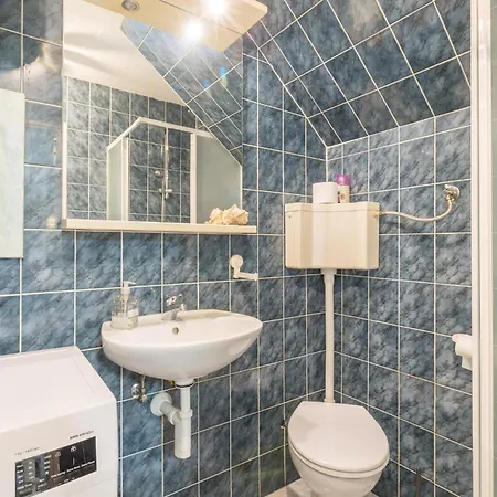 Lovely In With Kitchen Poreč