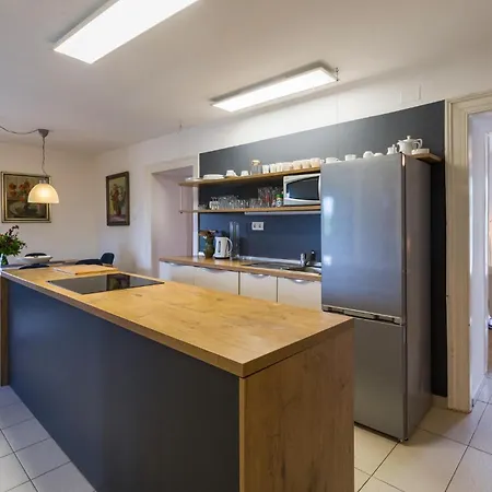 Lovely In With Kitchen Poreč